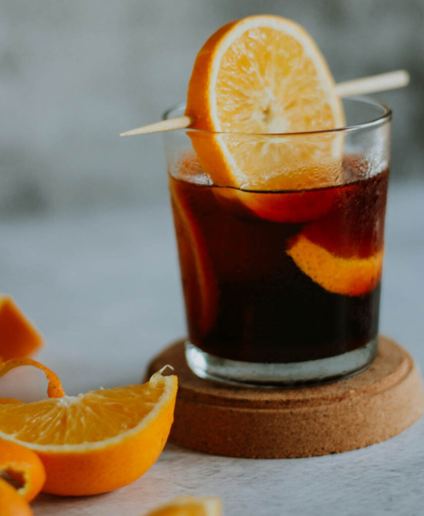 Vermut_serving_barcelona