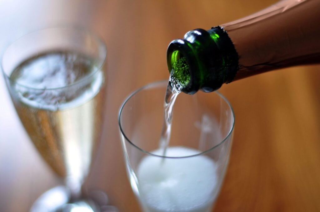 Glass_of_cava_barcelona